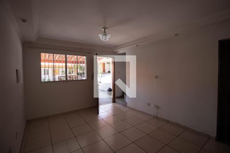 Sala de casa de condomínio para alugar com 2 quartos, 103m² em Vila Taquari, São Paulo