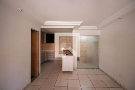 Sala de casa de condomínio para alugar com 2 quartos, 103m² em Vila Taquari, São Paulo