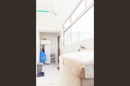 Apartamento à venda com 73m², 2 quartos e 1 vagaÁrea de Serviço