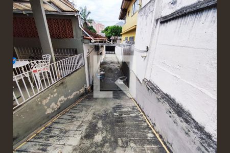 Casa à venda com 450m², 4 quartos e 3 vagas Casa à venda com 450m², 4 quartos e 3 vagasÁrea Externa