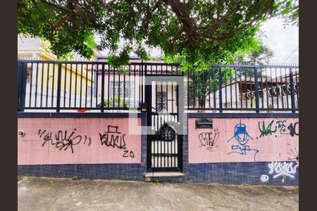 Casa à venda com 450m², 4 quartos e 3 vagas Casa à venda com 450m², 4 quartos e 3 vagasFachada