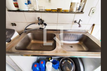 Casa à venda com 450m², 4 quartos e 3 vagas Casa à venda com 450m², 4 quartos e 3 vagasÁrea de Serviço