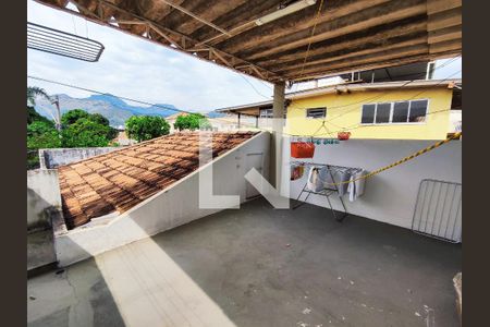 Casa à venda com 450m², 4 quartos e 3 vagas Casa à venda com 450m², 4 quartos e 3 vagasTerraço