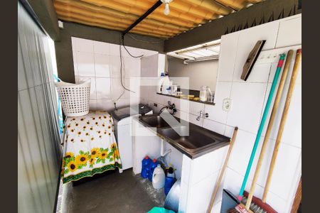 Casa à venda com 450m², 4 quartos e 3 vagas Casa à venda com 450m², 4 quartos e 3 vagasÁrea de Serviço