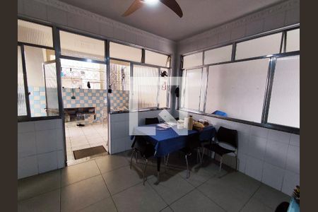 Casa à venda com 450m², 4 quartos e 3 vagas Casa à venda com 450m², 4 quartos e 3 vagasCopa