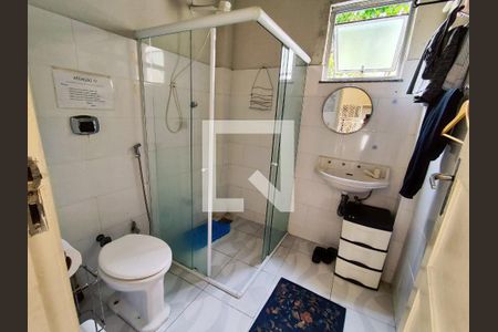 Casa à venda com 450m², 4 quartos e 3 vagas Casa à venda com 450m², 4 quartos e 3 vagasBanheiro 1