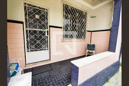 Casa à venda com 450m², 4 quartos e 3 vagas Casa à venda com 450m², 4 quartos e 3 vagasÁrea Externa