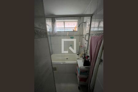 Apartamento à venda com 72m², 2 quartos e sem vagaBanheiro