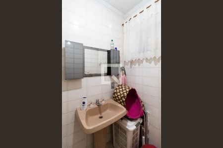 Casa à venda com 157m², 3 quartos e 2 vagasBanheiro 