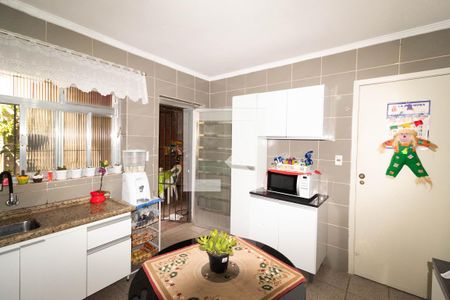 Casa à venda com 157m², 3 quartos e 2 vagasCozinha 