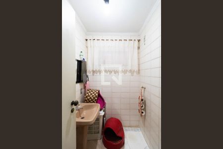 Casa à venda com 157m², 3 quartos e 2 vagasBanheiro 