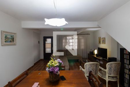 Sala de casa à venda com 4 quartos, 212m² em Vila Araguaia, São Paulo