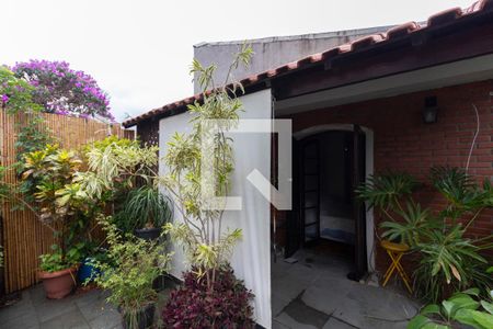 Casa à venda com 212m², 4 quartos e 1 vaga Casa à venda com 212m², 4 quartos e 1 vagaVaranda Quarto 1