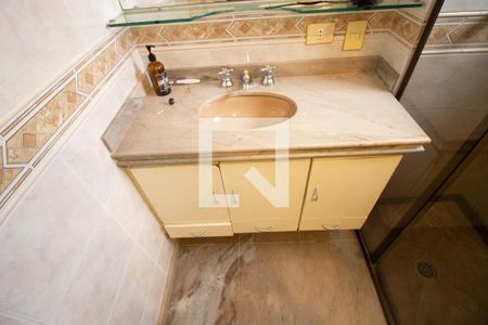 Apartamento para alugar com 163m², 3 quartos e 3 vagas Apartamento para alugar com 163m², 3 quartos e 3 vagasBanheiro da Suíte 1