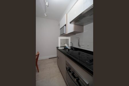 Cozinha de apartamento para alugar com 1 quarto, 44m² em Pinheiros, São Paulo