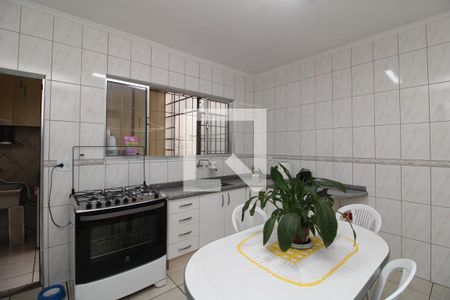 Casa à venda com 90m², 2 quartos e 2 vagasCozinha