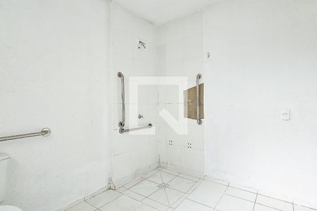 Banheiro de apartamento para alugar com 1 quarto, 37m² em Rubem Berta, Porto Alegre