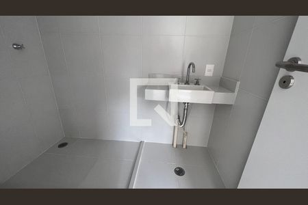 Banheiro de apartamento à venda com 1 quarto, 26m² em Pinheiros, São Paulo