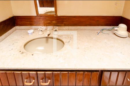 Casa à venda com 175m², 4 quartos e 2 vagasBanheiro Social