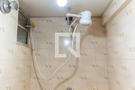 Banheiro de kitnet/studio para alugar com 1 quarto, 70m² em Centro, Curitiba