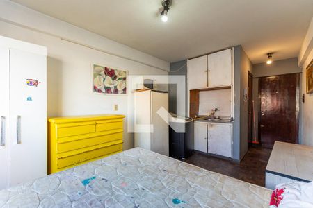 Quarto e Cozinha de kitnet/studio para alugar com 1 quarto, 70m² em Centro, Curitiba