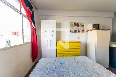 Quarto de kitnet/studio para alugar com 1 quarto, 70m² em Centro, Curitiba