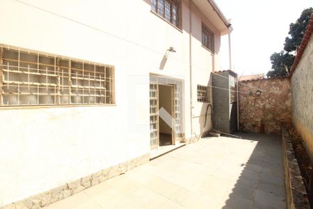 Casa à venda com 295m², 3 quartos e 2 vagasQuintal