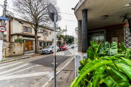 Casa para alugar com 197m², 3 quartos e 3 vagas Casa para alugar com 197m², 3 quartos e 3 vagasFachada