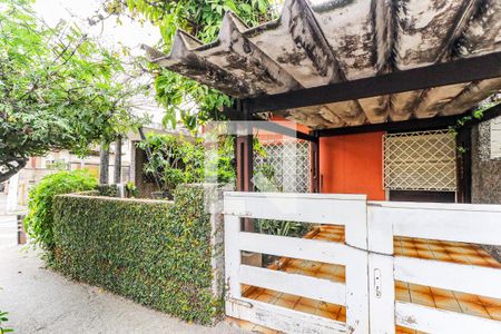 Casa para alugar com 197m², 3 quartos e 3 vagas Casa para alugar com 197m², 3 quartos e 3 vagasFachada