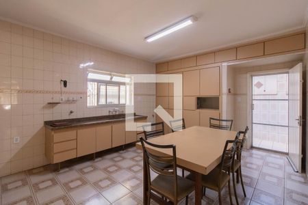 Casa à venda com 160m², 3 quartos e 2 vagas Casa à venda com 160m², 3 quartos e 2 vagasCozinha