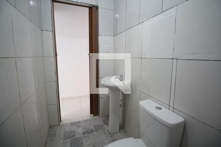 Banheiro de casa de condomínio para alugar com 1 quarto, 48m² em Vila Moraes, São Paulo