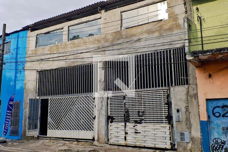 Casa para alugar com 200m², 3 quartos e 2 vagasFachada
