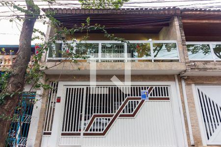 Casa para alugar com 200m², 3 quartos e 2 vagas Casa para alugar com 200m², 3 quartos e 2 vagasFachada
