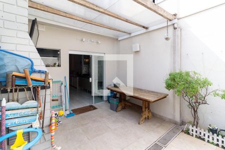 Casa à venda com 160m², 2 quartos e 1 vagaQuintal