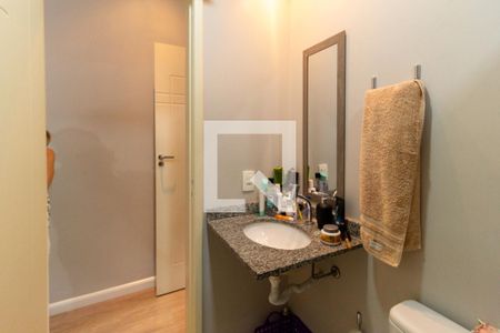 Casa à venda com 160m², 2 quartos e 1 vagaBanheiro do quarto 1