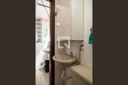 Apartamento para alugar com 60m², 2 quartos e 1 vagaBanheiro da Área de Serviço