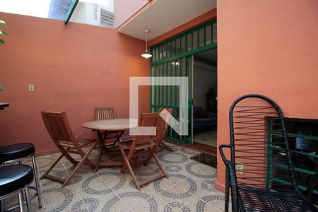 Casa à venda com 200m², 4 quartos e 2 vagasQuintal