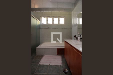 Casa à venda com 200m², 4 quartos e 2 vagasBanheiro da Suíte