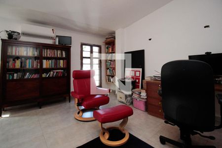 Casa à venda com 200m², 4 quartos e 2 vagasEdícula