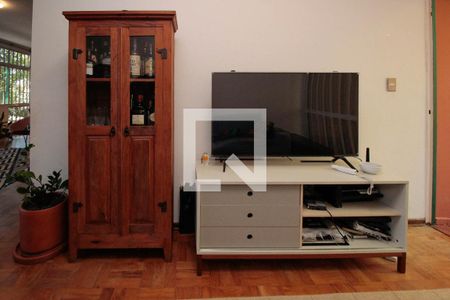 Casa à venda com 200m², 4 quartos e 2 vagasSala de TV