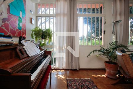 Casa à venda com 200m², 4 quartos e 2 vagasSala