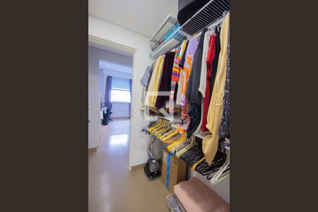 Apartamento para alugar com 72m², 2 quartos e 1 vaga Apartamento para alugar com 72m², 2 quartos e 1 vagaCloset da Suíte