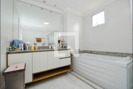 Apartamento à venda com 154m², 3 quartos e 3 vagasBanheiro da Suíte 3