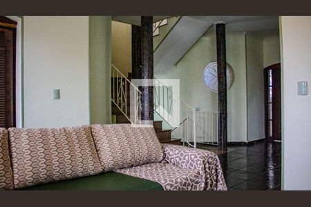Sala de casa para alugar com 5 quartos, 275m² em Centro, Ribeirão Pires