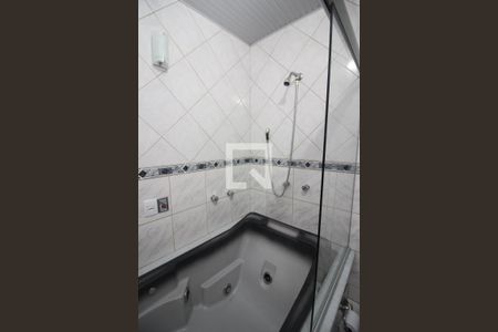 Apartamento à venda com 107m², 2 quartos e sem vaga Apartamento à venda com 107m², 2 quartos e sem vagaBanheiro da Suíte
