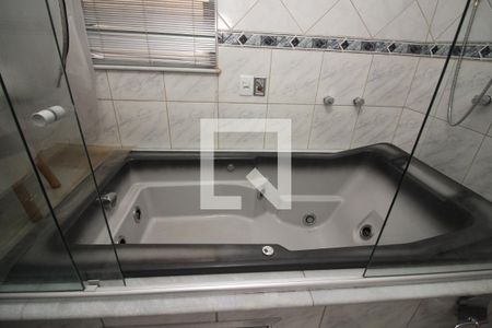Apartamento à venda com 107m², 2 quartos e sem vaga Apartamento à venda com 107m², 2 quartos e sem vagaBanheiro da Suíte