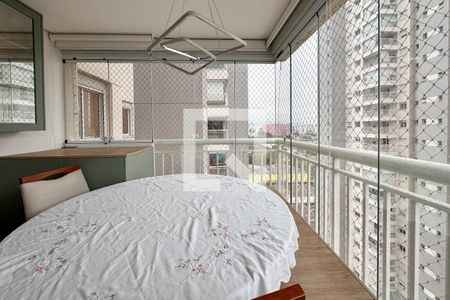 Apartamento à venda com 69m², 2 quartos e 1 vaga Apartamento à venda com 69m², 2 quartos e 1 vagaVaranda