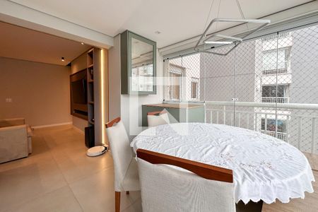 Apartamento à venda com 69m², 2 quartos e 1 vaga Apartamento à venda com 69m², 2 quartos e 1 vagaVaranda