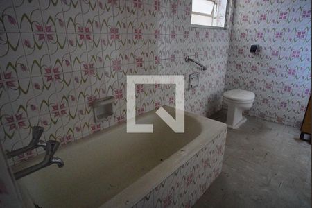 Casa à venda com 450m², 3 quartos e 3 vagasBanheiro 1