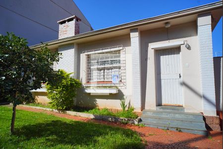 Casa à venda com 450m², 3 quartos e 3 vagasFachada